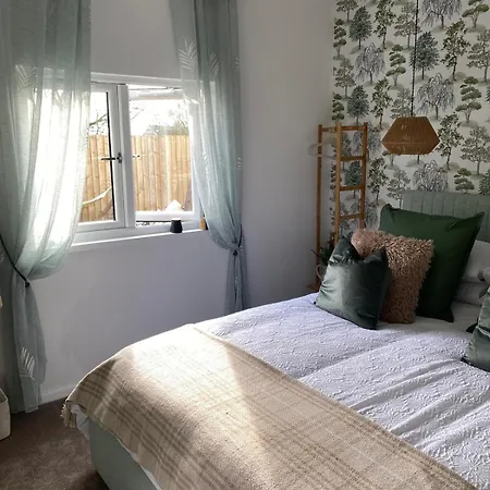 Garden Retreat Wales Apartment Llandowror Exterior photo
